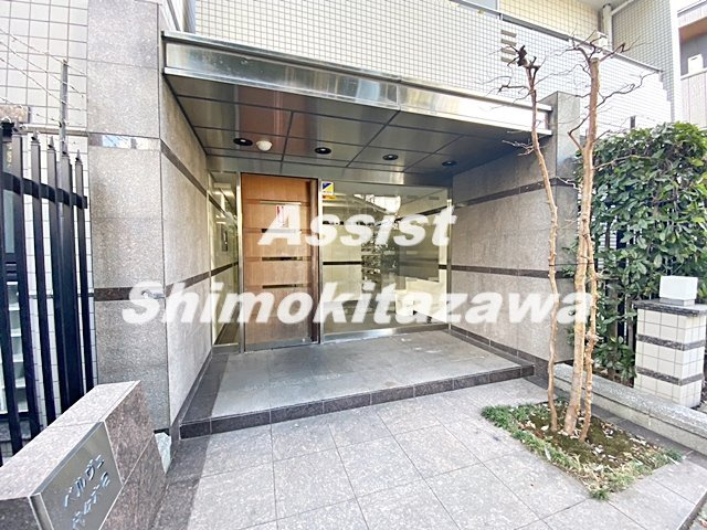 ベルヴュ代々木２のエントランス