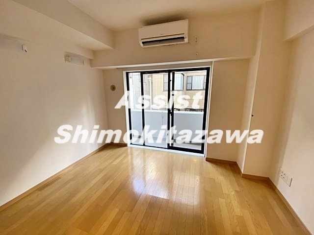 ベルヴュ代々木２の居間・リビング