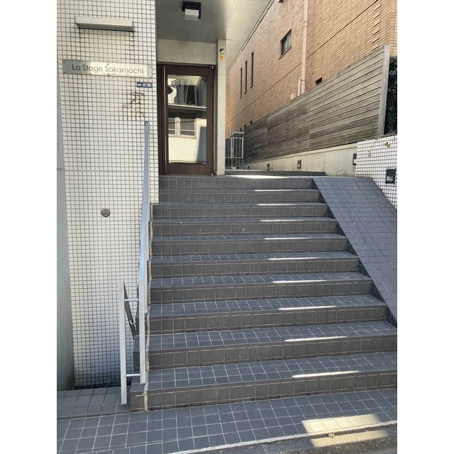 ラ・ステージ坂町のエントランス