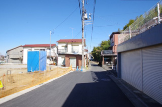 【前面道路含む現地写真】 | 【仲介手数料無料！！】日野市南平9丁目　新築戸建て（全5棟）1号棟　5490万円