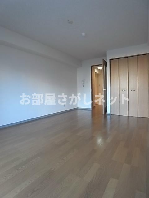 芝132金杉アパートメント【おとり物件なし】#学生・社会人にオススメ！初期費用分割払いOK！の居間・リビング