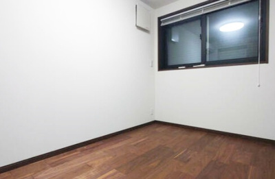 【洋室】 | 西宮市広田町　中古戸建 | 4.5帖の納戸は大型な荷物などたっぷり収納できます