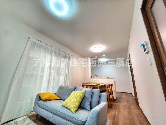 小金井市貫井南町4丁目 中央線 国分寺駅 新築戸建の居間・リビング