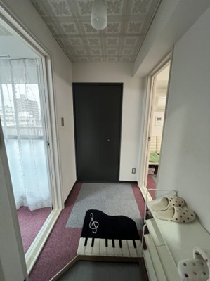 【玄関】 | ニュー第一ビル | 現在のテナント様使用中写真。許可を頂いて掲載しています。什器備品は撤去予定