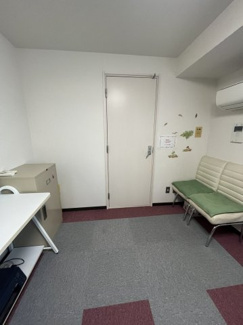 【内装】 | ニュー第一ビル | 現在のテナント様使用中写真。許可を頂いて掲載しています。什器備品は撤去予定