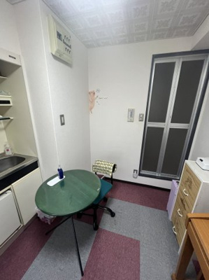 【内装】 | ニュー第一ビル | 現在のテナント様使用中写真。許可を頂いて掲載しています。什器備品は撤去予定