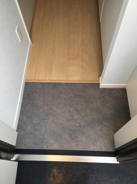 シャルム赤塚の玄関