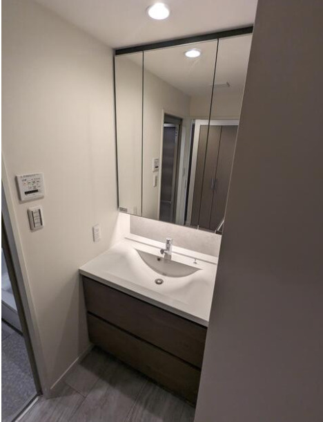 武蔵野市吉祥寺本町４丁目の賃貸マンションの洗面所