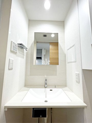 パークサイドレジデンス大泉学園町の独立洗面台