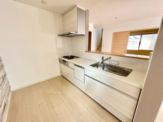 名東区勢子坊4丁目戸建のキッチン