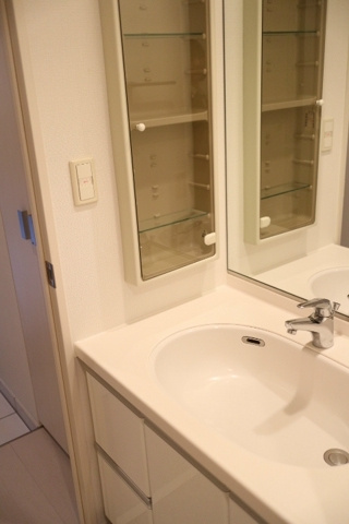 新品家具付きマンション月島12(KaGood東京)の洗面所