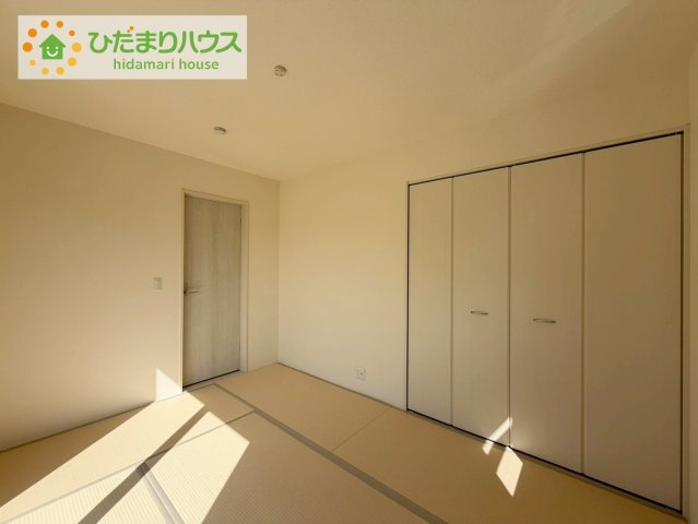 いわき市泉玉露1丁目1期　新築戸建　2号棟の和室|小さなお子さまのいる方におすすめ！リビング横の和室でお子様が遊んでる様子も確認できます(^^)/