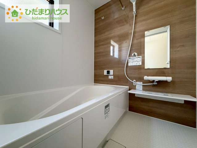 いわき市泉玉露1丁目1期　新築戸建　2号棟の浴室|今日も１日お疲れでした。広いお風呂で疲れを癒してください。