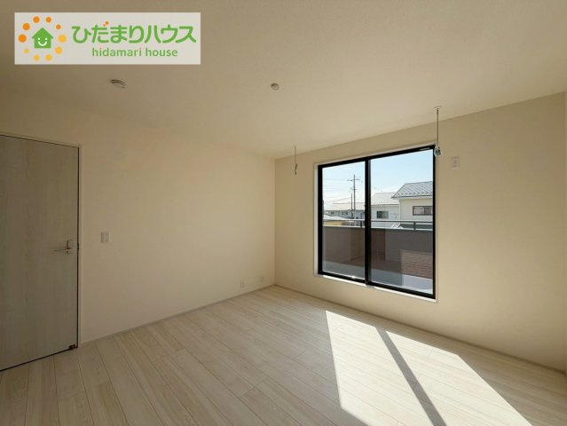 いわき市泉玉露1丁目1期　新築戸建　2号棟の寝室|壁紙はシンプルで清潔なホワイトで統一しています。朝の光をたっぷり浴びながら一日をスタート！目覚めは明るくあたたかな場所で。