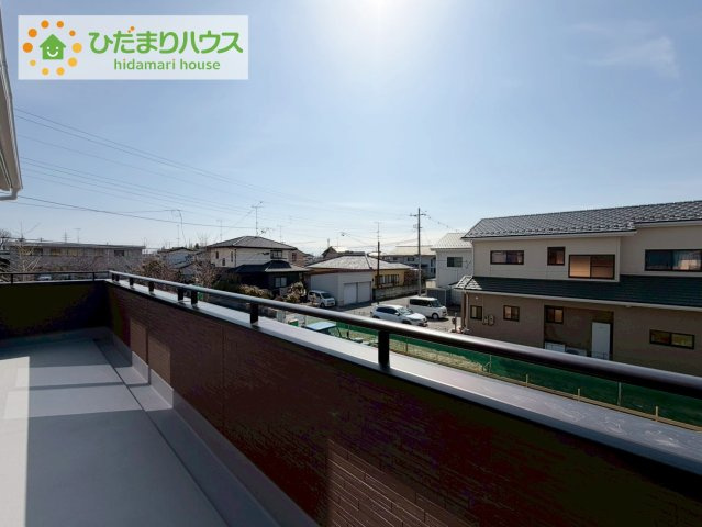 いわき市泉玉露1丁目1期　新築戸建　2号棟のバルコニー|お布団など大きいものも、充分に干せる広さがございます。人気のベランピングも楽しめる広さ！自宅のアウトドア空間でゆったり過ごせます。