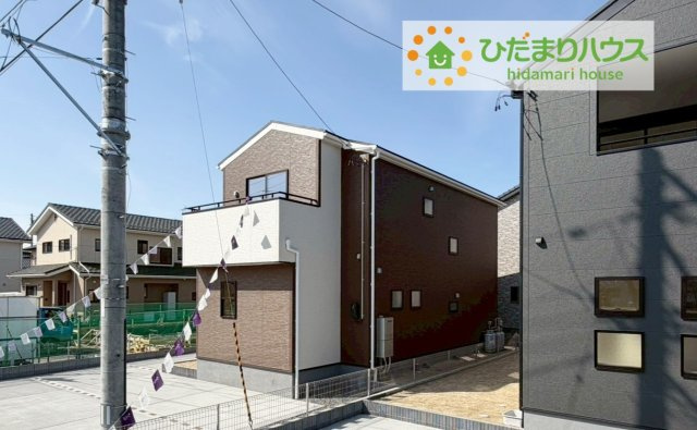 いわき市泉玉露1丁目1期　新築戸建　2号棟の外観|段違いの勾配屋根で立体感がある外観です。