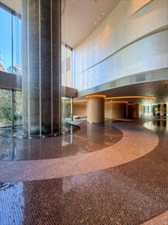 【エントランス】 | パークタワー西新宿 | 天井高約9.0mの広々とした空間のエントランスホール