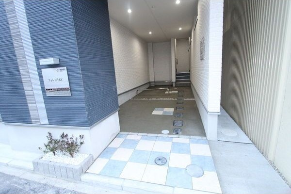 フォレストKCのエントランス