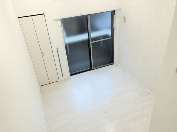 フォレストKCの居間・リビング