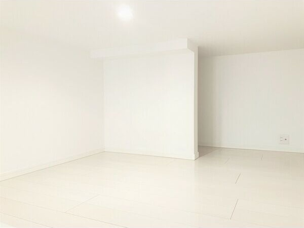 フォレストKCの居間・リビング