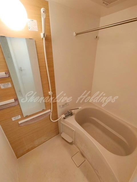 鎌倉市大船３丁目のアパートの浴室