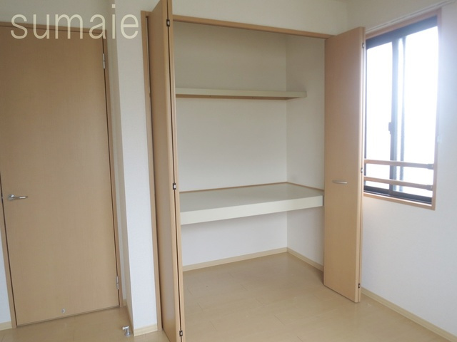 アルシオネ壱番館の収納|奥行きのあるたっぷり容量の収納スペースです♪