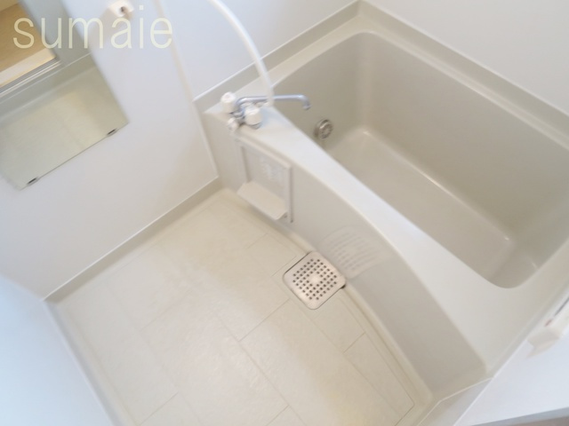 アルシオネ壱番館の浴室|清潔感のあるバスルームで１日の疲れも流せます♪