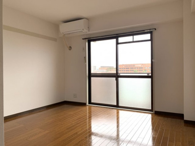 【寝室】 | ラヴェールミナミ