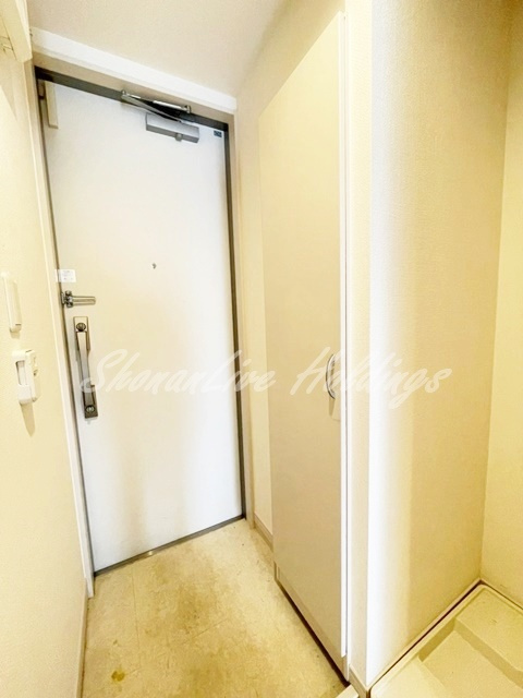 リブリ・ホーリー鎌倉の玄関