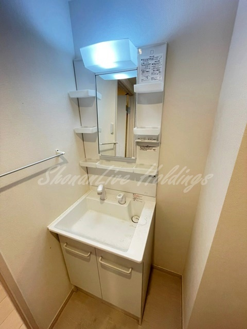 リブリ・ホーリー鎌倉の洗面所