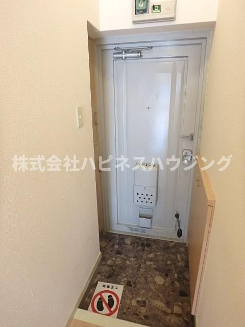 山口マンションの玄関