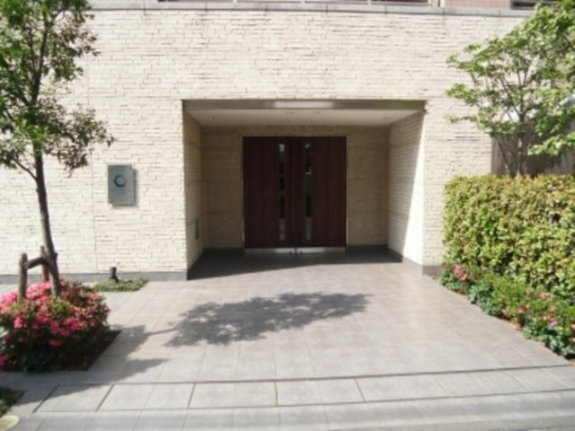 カスタリア荒川のエントランス