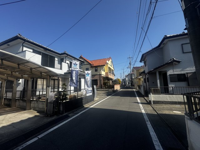 高崎井野町　中古住宅の前面道路含む現地写真|現地写真　南側接道幅員約4.4ｍ