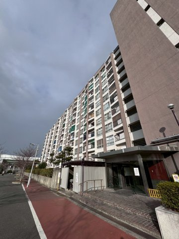 旭コーポA棟の外観|大阪メトロ谷町線「関目高殿」駅まで徒歩約10分です。