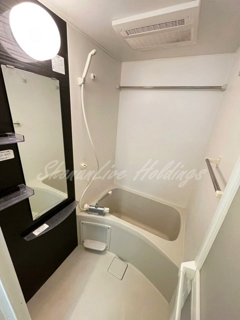 鎌倉市台２丁目のアパートの浴室