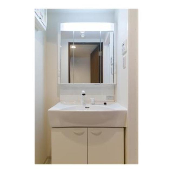 【洗面所】 | ソナーレ横浜 | ※写真は同タイプ住戸です。