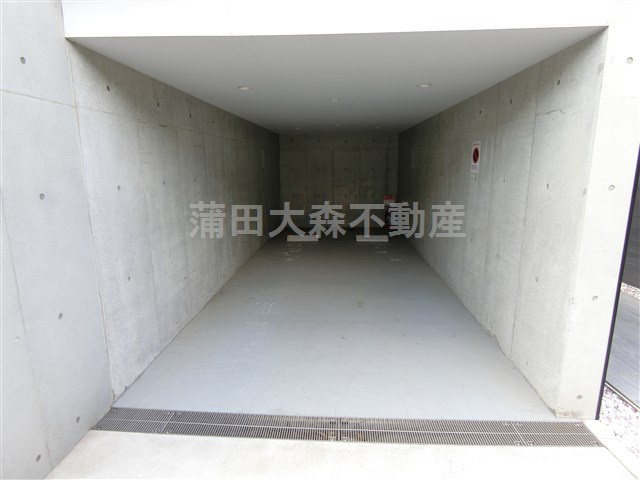 LEGALAND(リーガランド大森山王の駐車場