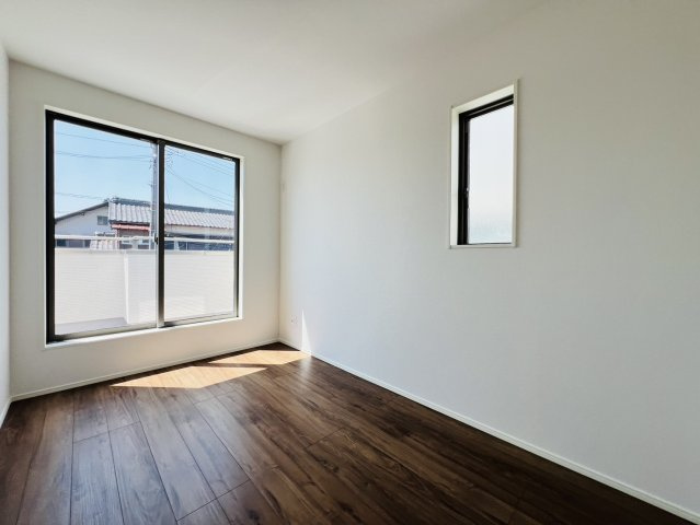 高浜市春日町7丁目3番14『仲介手数料無料』新築戸建ての洋室