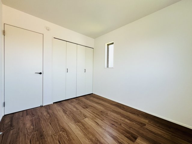 高浜市春日町7丁目3番14『仲介手数料無料』新築戸建ての洋室