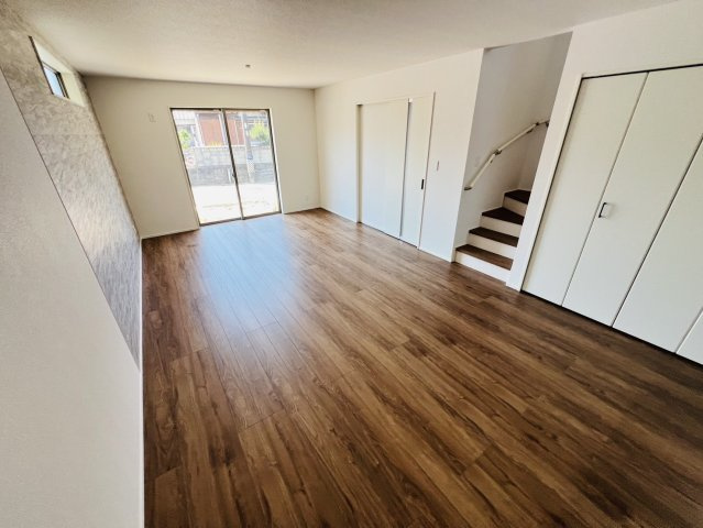 高浜市春日町7丁目3番14『仲介手数料無料』新築戸建ての居間・リビング