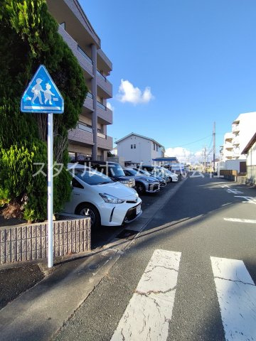 福東ジュネス１１の駐車場