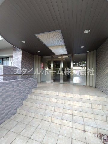 福東ジュネス１１のエントランス