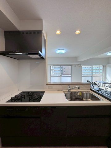 日商岩井菫橋ハイツのキッチン|憧れのカウンター付きです。