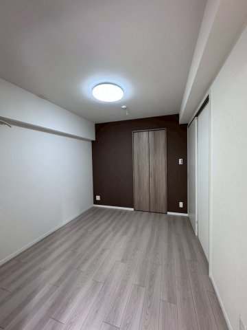 日商岩井菫橋ハイツの洋室|約5帖の洋室は趣味部屋やワークスペースとしてもオススメです。