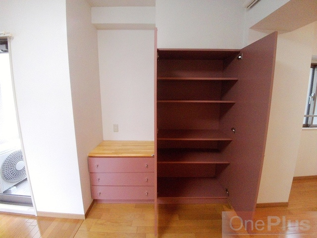 オリエントコートの収納