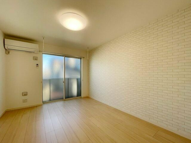 イースターリリー川口の居間・リビング