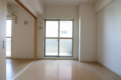 【洋室】 | エルシェ柳本