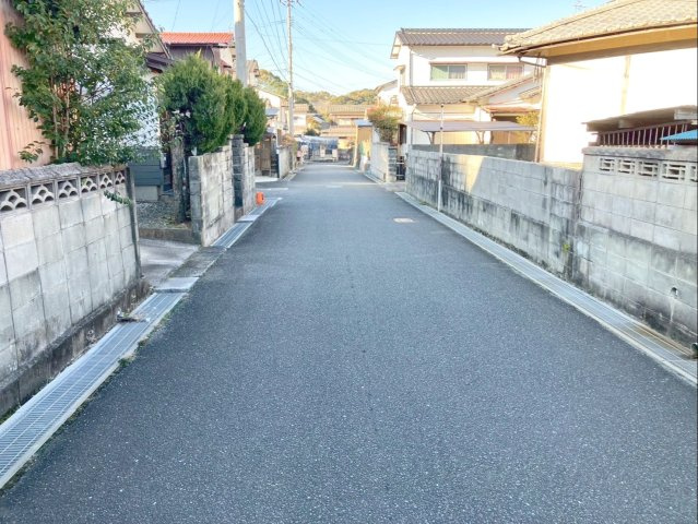 嘉穂郡桂川町大字土居　土地の前面道路含む現地写真|西側前面道路の幅員は約5.1ｍです！
