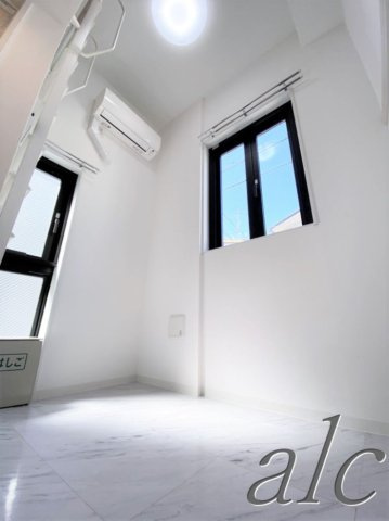 フレシール中落合の居間・リビング|☆敷金ゼロ・礼金ゼロ！！ネット無料！ホワイトタイル使用☆　同シリーズ