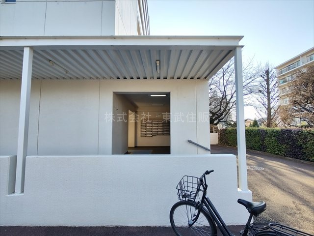 【エントランス】 | みよしみずほ台サンライトマンションC | 落ち着いたエントランスです